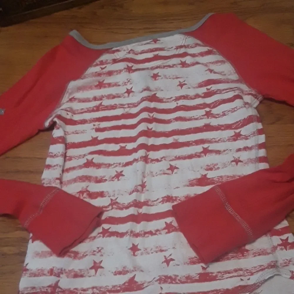 8/$20 Boys Converse Large T-shirt